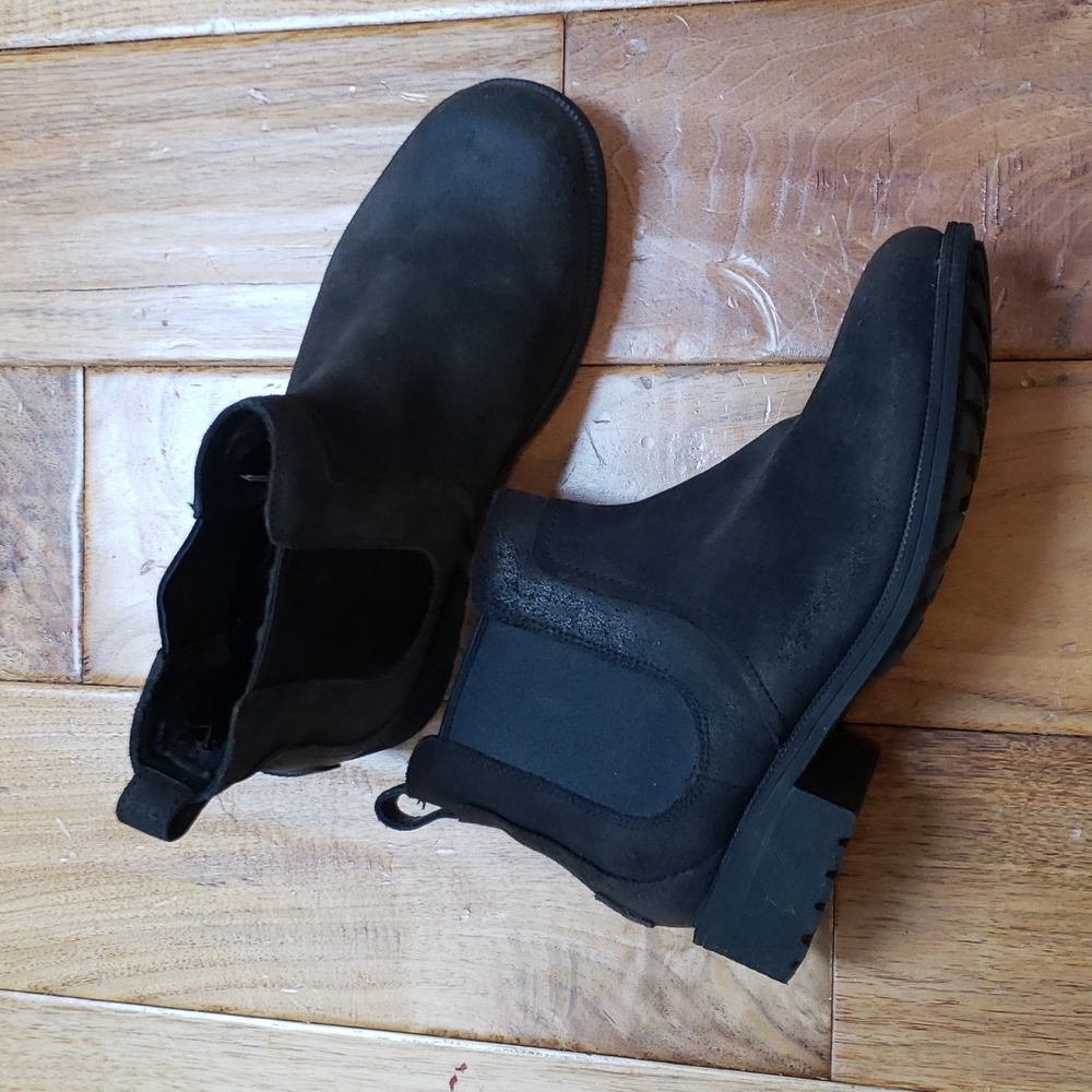 Ugg Chelsea Style Bootie